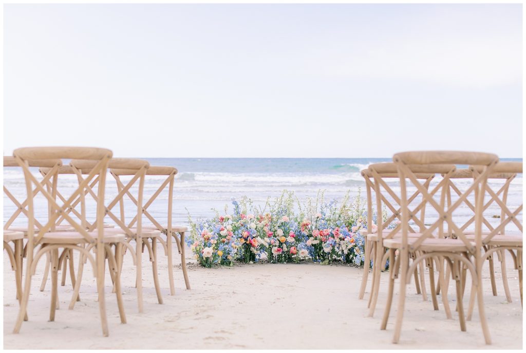 La Jolla wedding venue on the beach with flowers and ocean in the background