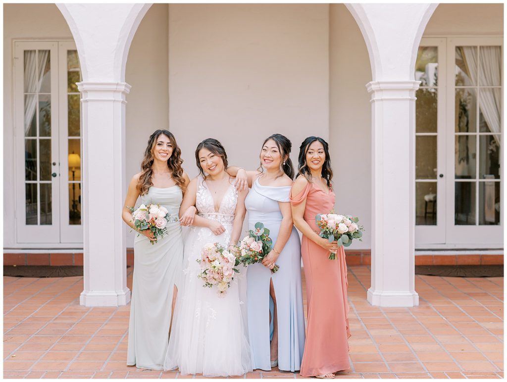 bride and her bridesmaids 